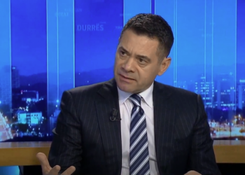 “Shtëpia falas s’merret në asnjë vend”/ Ahmetaj: Të gjitha paratë e donatorëve administrohen nga ata, rindërtimi ka punësuar mbi 27 mijë qytetarë