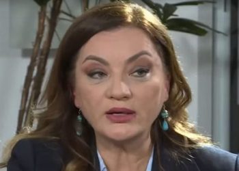 Albana Vokshi: Ja si iku Basha sot nga mbledhja e grupit parlamentar, nuk dëgjon asnjeri