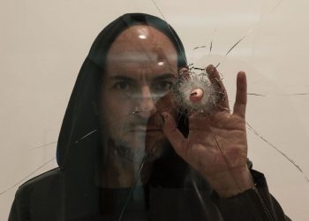 “Jetojmë në një epokë me b*thë përpjetë”/ Reagon ashpër Robert Aliaj për ‘Prindi 1’ dhe ‘Prindi 2’: Jeni dakord që t’i ktheni fëmijët në mall dhe t’i…