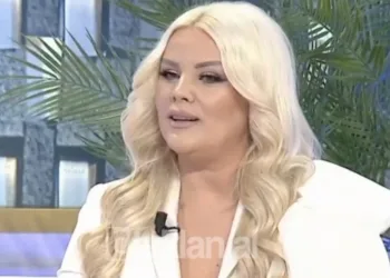 “Divorcin e kërkoi ai”/ Këngëtarja tregon historinë e ndarjes me ish-bashkëshortin irlandez: Ruajmë komunikimin…!