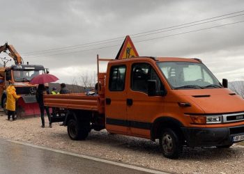 Reshje të dendura shiu në vend/ ARRSH apel shoferëve: Kujdes, ja akset më problematike