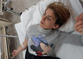 “Më morën 4 burra, dua të shoh për herë të fundit fëmijët”/ Djali nga Durrësi ngre alarmin për të motrën në polici: E kanë marrë peng