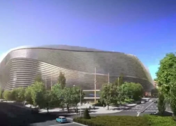 VIDEO / Bernabeu i ri, i lë pa fjalë të gjithë! Fusha e stadiumit do të shndërrohet në sallë shumëfunksionale