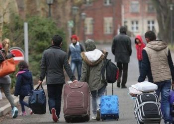 “Nuk do të ndodhë kurrë”/ Ambasadori Qirko: 100% i rremë lajmi për pranimin e azilkërkuesve të Britanisë