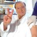 Silvio Berlusconi merr dozën e tretë të vaksinës/ Ish-Kryeministri italian u bëri thirrje qytetarëve të vaksinohen