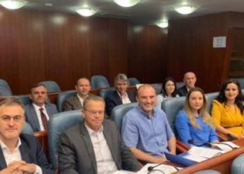 Deputeti shqiptar tërhiqet nga shumica e re në Maqedoninë e Veriut?!