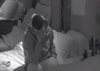 VIDEO/ ‘O ça më bëre’, ndodh edhe kjo në Big Brother, vajza e puth në buzë, djali ankohet