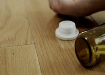 Tronditëse/ Një grua tenton t’i japë fund jetës duke pirë helm, dërgohet me urgjencë në spital