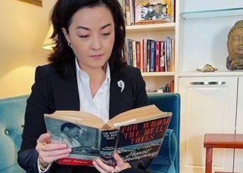 Mesazhi i Yuri Kim për Panairin e Librit me librin e Heminguejt: Por për kë po bie kambana në Tiranë?