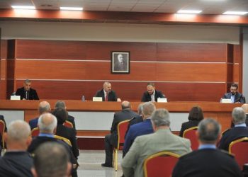 Paralajmërimi/ Manja-drejtorëve të Burgjeve: U ankuan të burgosurit për ushqimet, ju shkarkoj menjëherë