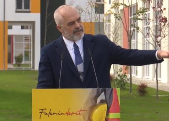 “Ku je more demokrat”/ Batutat e Ramës në Thumanë: Nuset e vjehrrat tani do të duhen më shumë, s’janë më në një kulm