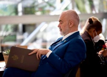 Rama tregon përgjegjësinë e të qënit kryeministër: Nuk është as qejf e as kënaqësi!