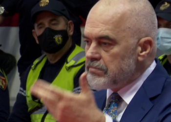 Paralajmërimi i Ramës: Partia dhe ministrat s’kanë më fuqi që të fusin njerëz në polici. S’ka të paprekshëm