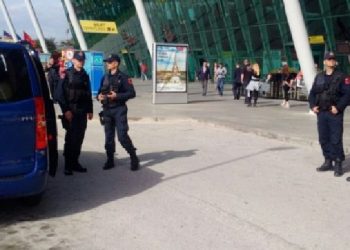 Trafikonte të huaj në Shqipëri përmes agjencisë së saj, arrestohet në Rinas 36-vjeçarja nga Emiratet e Bashkuara! Hetime për 13 të tjerë