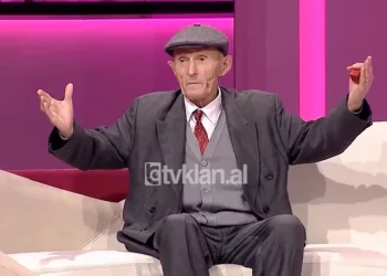 50 vite martesë! Sabriu mësues, Sadetja në klasë të katërt, historia e veçantë e një dashurie