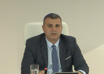 “Pas tërmetit e pandemisë, ekonomia po rimëkëmbet”/ Sejko: Inflacioni u rrit, mbetet e pandryshuar norma bazë e interesit të lekut!