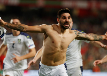 VIDEO/ Spanja shkon në Botëror. Ronaldon e lë jashtë Serbia, detyron Portugalinë t’i bjerë nga “Play-Off”