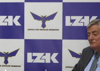 Dash Shehi, apel qytetarëve: Angazhohuni me politikë se do merren ato që janë më të këqij se ju