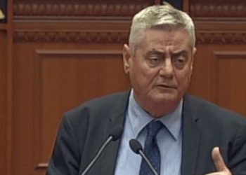 “Po na ktheni Partinë e Punës dhe inspektorët e komunizmit/ Shehi kundër “bashkëqeverisjes”: Mos votoni një tjetër gafë