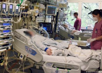 Mjekët konstatojnë se pas Covid-it, po shfaqen probleme edhe me eshtrat