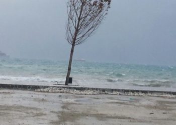 “Të merren masa”/ Drejtoria e Përgjithshme Detare njofton përkeqësim të motit për orët në vijim: Do të ketë erëra të forta!