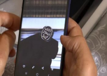 U arrestua për terrorizëm, 19-vjeçarja shkëmbente SMS me vajzën e Bujar Hysës! Shoqja i dërgonte foto të djalit me armë