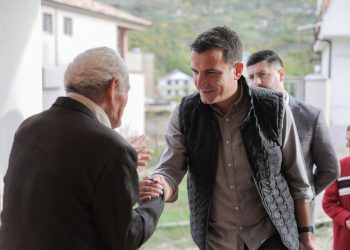 Veliaj për protestën tek ‘5 Maji’: Do marrin banesë edhe banorët në proces legalizimi. Disa media duan të vendosin gjoba
