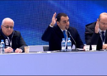 Kuvendi i Berishës shkarkon Bardhin dhe Nënkryetarët: Në 18 dhjetor referendum për largimin e Bashës!