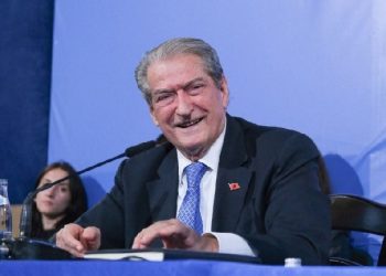 Berisha paralajmëron se ka mandat arresti nga jashtë për Arben Ahmetajn dhe Engjëll Agaçin!