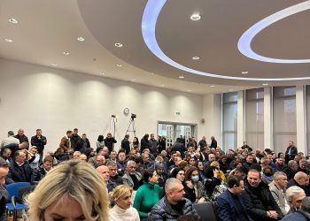 Basha prezanton në Këshill rezolutën: Dje u themelua organizata e parë antiamerikane në 30 vite, pas asaj të Enver Hoxhës!