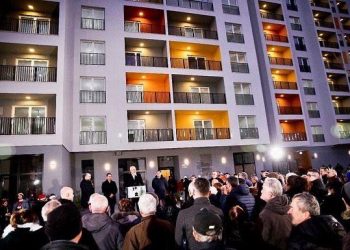 Rama nxjerr pamjet: Ky është nga ato momentet e bukura njerëzore që i bën hallall sharjet, mallkimet, shpifjet, streset…