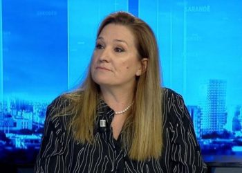 Kaosi në selinë e PD/ “Këto janë orë tragjike për shqiptarët”, Açka: Më kujtojnë ‘97-ën!