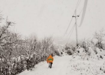 Moti i keq godet vendin/ Janë disa qytete mbeten pa energji elektrike