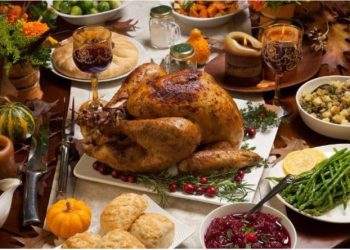 Këto janë ushqimet fatsjellëse që nuk duhet të mungojnë në tryezën e Vitit të Ri