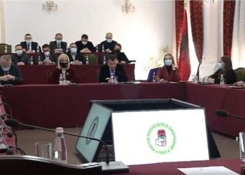 Basha-Berisha “luftë” për selinë blu, PS mbledh grupin parlamentar: Do rrëzojmë dekretin e presidentit Meta për buxhetin 2022