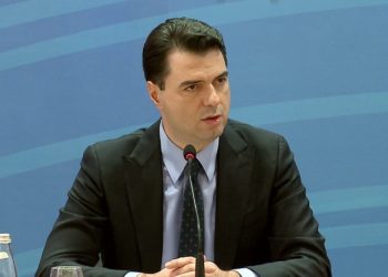 “Tangentopoli, që meriton një megaproces”/ Basha: Konfirmim i skemës kriminale të patronazhimit, dënim me burg për ata që fshihen pas vjedhjes së të dhënave