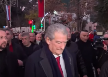 Partitë e Kosovës ‘bojkotojnë’ mitingun e Berishës, merr pjesë vetëm një ish-deputete