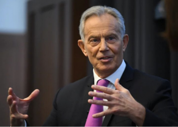 Ish-kryeministri britanik Tony Blair: Jeni idiotë nëse nuk jeni vaksinuar kundër Covid-19!