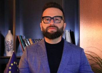 Forexat nuk ndalen, turizmi “viktima” e radhës 