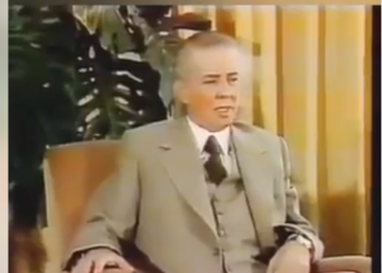 “Të jeni të gëzuar e t’i dilni zot Atdheut” / VIDEO e panjohur: Si e uronte Enver Hoxha Vitin e Ri