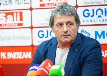 Ilir Daja befason gazetarët: Do t’ju bojkotojmë, po na spiunoni formacionin