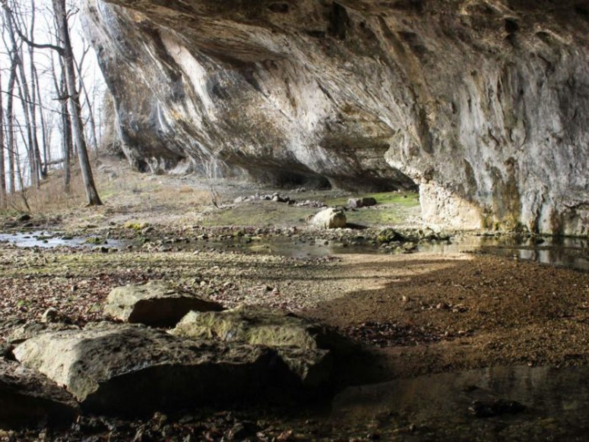 Пещера монаха Гуамка