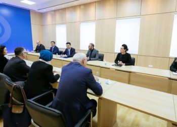 Detaje të reja/ Takimi në selinë blu, ambasadorët i thirri Lulzim Basha