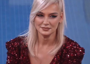 “Ndërrojini mbathjet se do keni fat”/ Kërkesa e veçantë e Monika Lubonjës që habiti banorët
