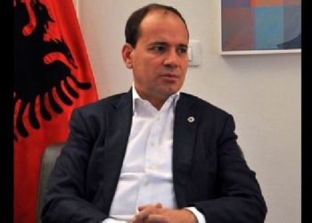 “Nesër kryhet”/ Bujar Nishani publikon fletën e votimit për shkarkimin e Lulzim Bashës