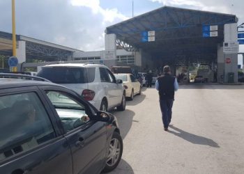 Kakavijë/ Fluks qytetarësh në kufi me Greqinë: Vijnë për festat e fundvitit në Shqipëri