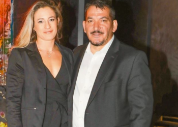 FOTOT/ Kush është vajza e njohur që i vodhi zemrën Pirro Dhimës, 4 vite pas humbjes së bashkëshortes