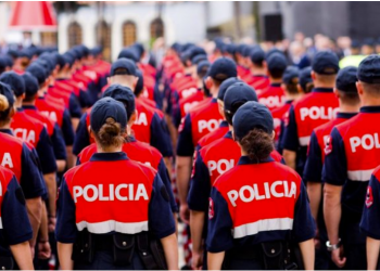 Vendimi/ Përcaktohen kriteret, si do të bëhet transferimi i policëve në administratë: Kthimi pas 3 vitesh