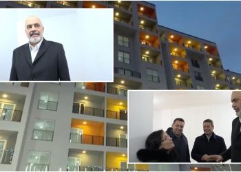 VIDEO/ Rama dorëzon çelësat e 97 shtëpive në Lezhë, gruaja: Te unë futu me të djathtën. Reagimi