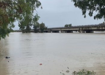 Moti i keq/ Përmbytje në Vlorë, uji në Vjosë arrin nivelin prej 8 metrash, evakuohen 32 familje
